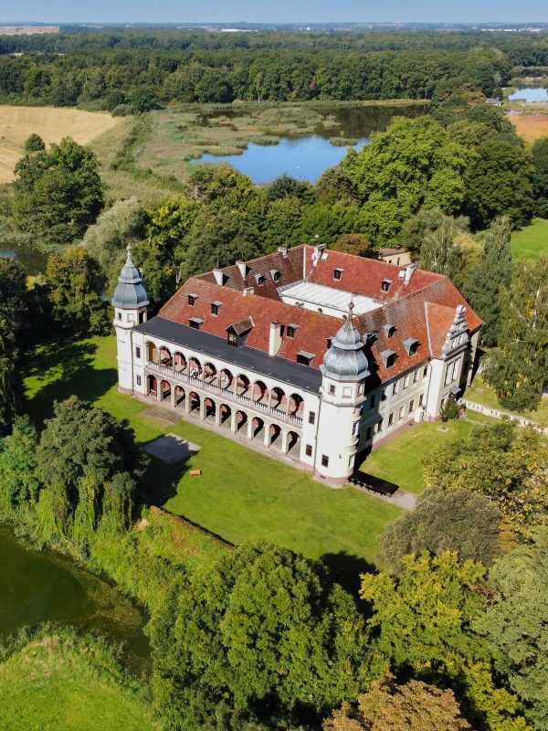 Zdjęcie z drona Pałacu Krobielowice