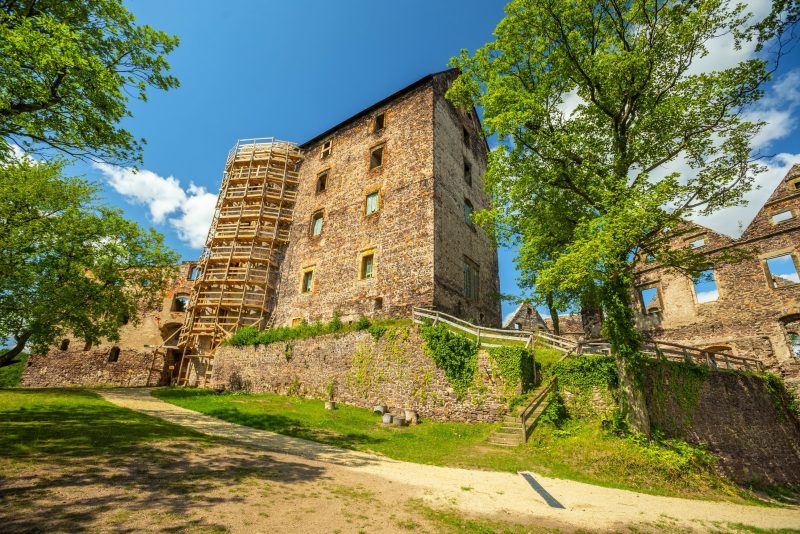 Budynek Zamku Świny podczas remontu