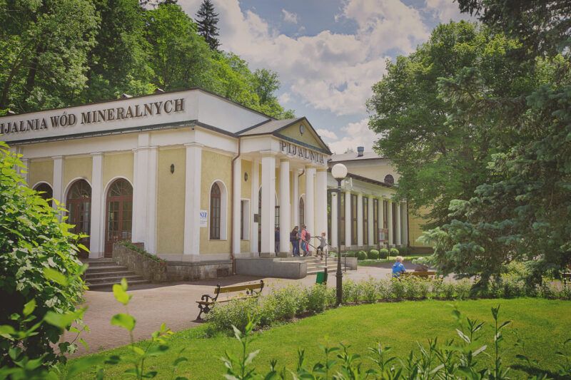 Zdjęcie budynku pijalni wód mineralnych w Dusznikach-Zdroju