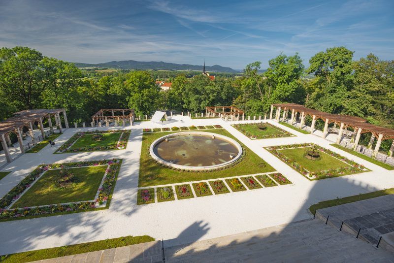 Widok z Pałacu w Kamieńcu Ząbkowickim