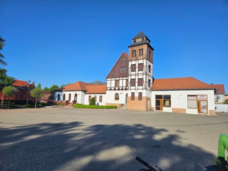 Węglinieckie Centrum Kultury i Izba Podolska w centrum Węglińca