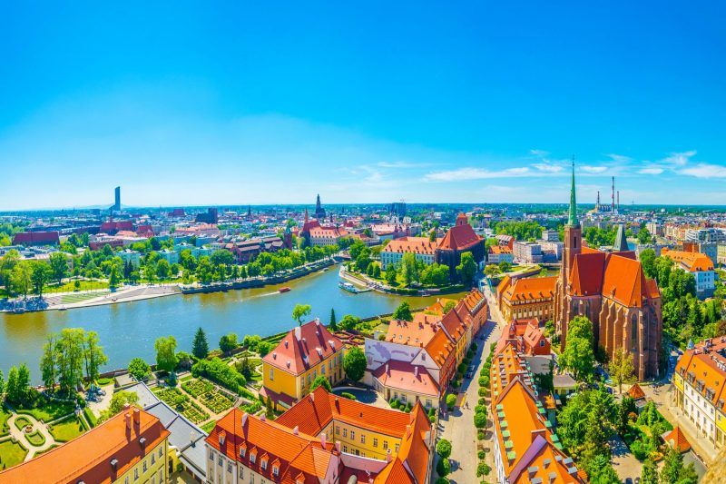 Zdjęcie centrum Wrocławia wykonane z lotu ptaka.