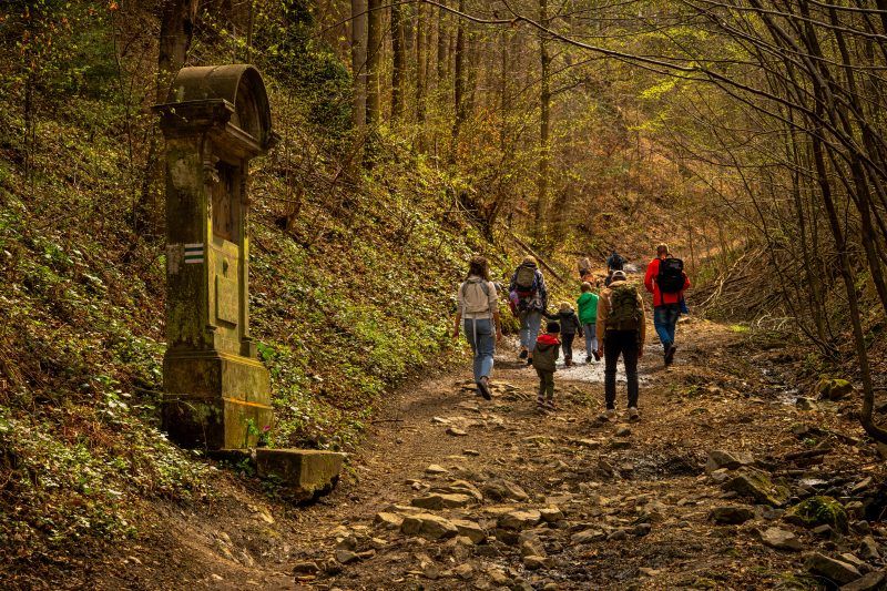 Stacja drogi krzyżowej podczas trasy na szczyt Kalwarii.