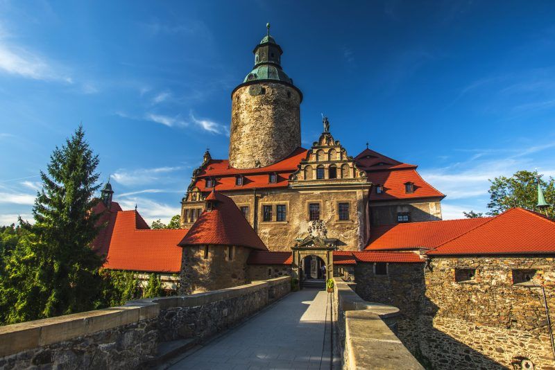 Widok na wejście do zamku Czocha