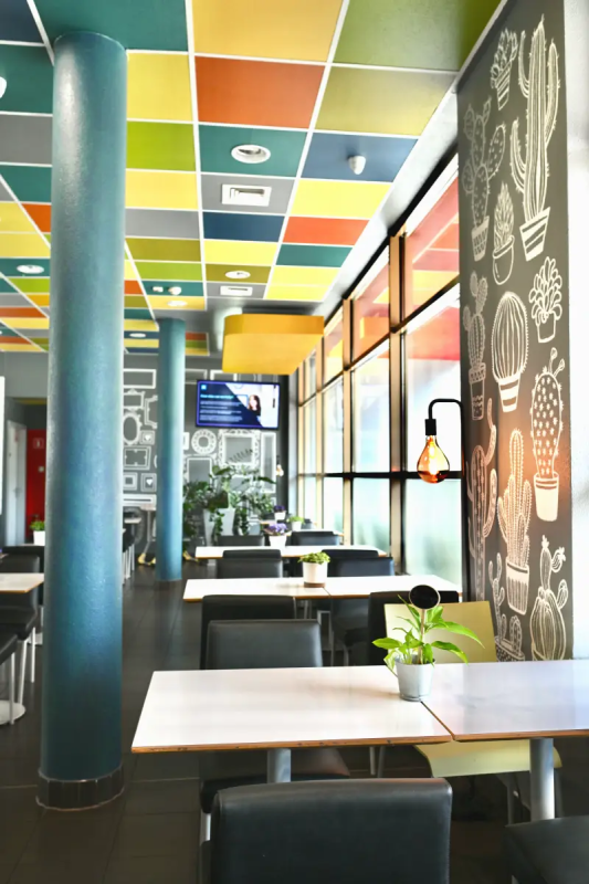 Budynek hotelu Ibis Budget Wrocław Stadion