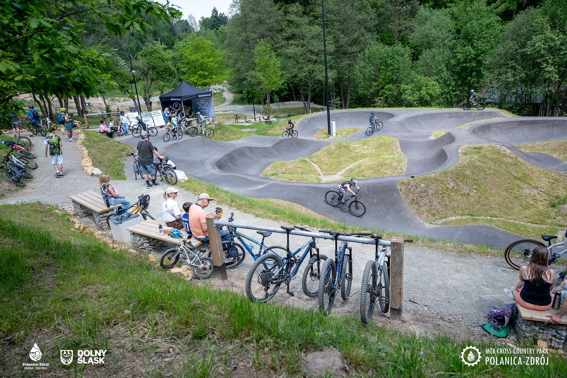 Widok ogólny pump tracku dla rowerów MTB