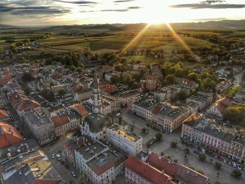 Zdjęcie z lotu ptaka na centrum Ząbkowic Śląskich