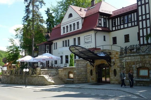 Budynek hotelu Bukowy Park w Polanicy-Zdroju