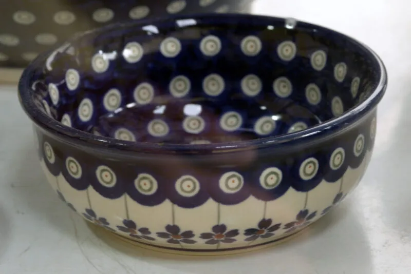 Porcelanowa miseczka z niebieską dekoracją