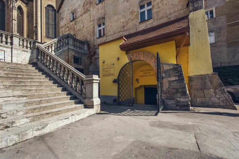 Wejście do podziemii trasy turystycznej.