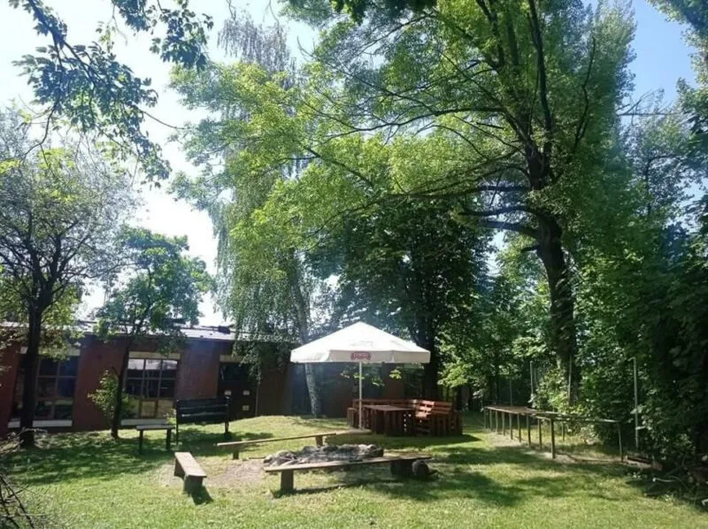 Miejsce rekreacyjne na biwak oraz ognisko.