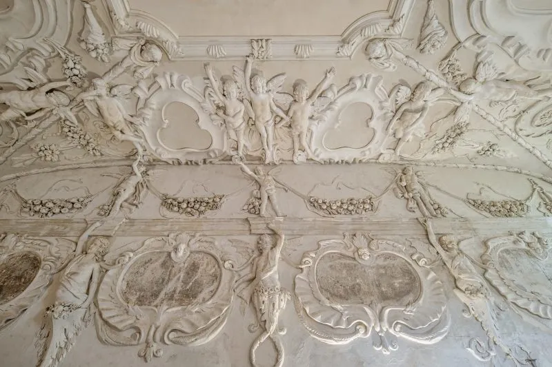 Wnętrze zamku w Gorzanowie.