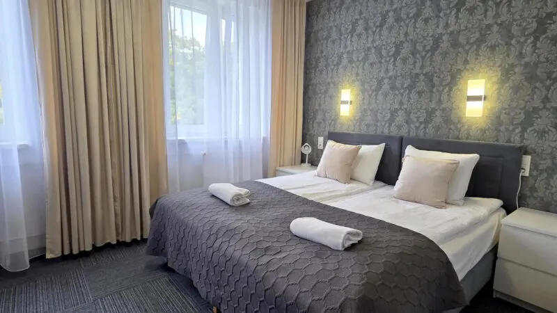 Wnętrze pokoju hotelowego w Hotelu Orbita we Wrocławiu