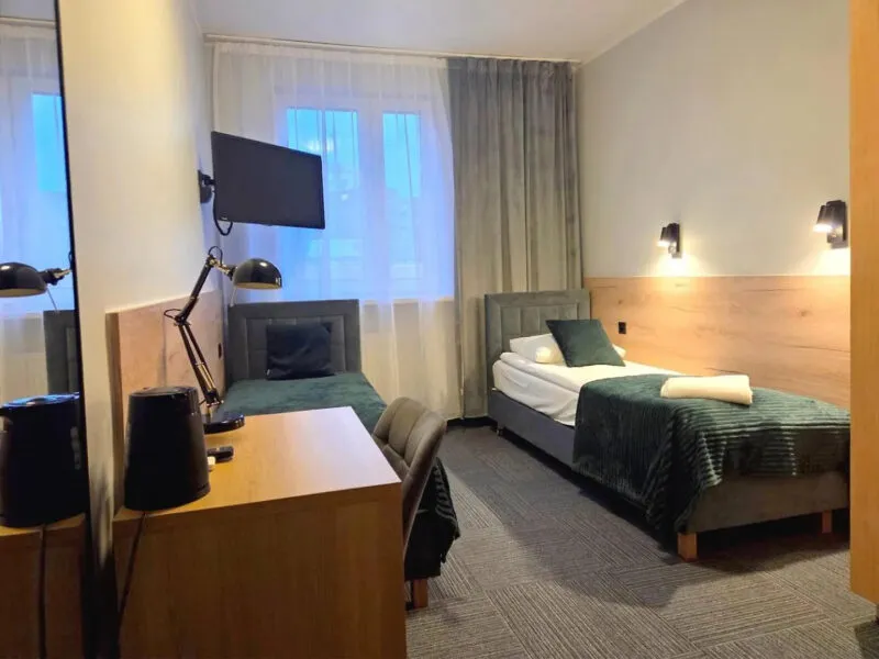 Wnętrze pokoju hotelowego w Hotelu Orbita we Wrocławiu