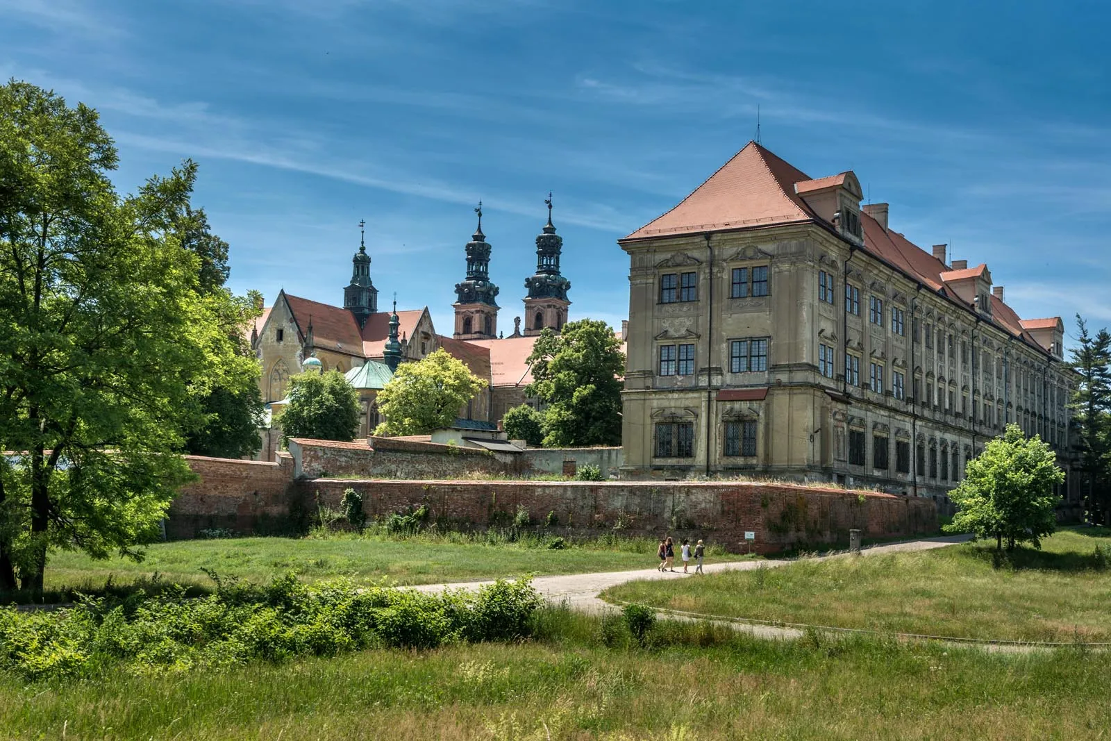 Widok na budynki klasztorne