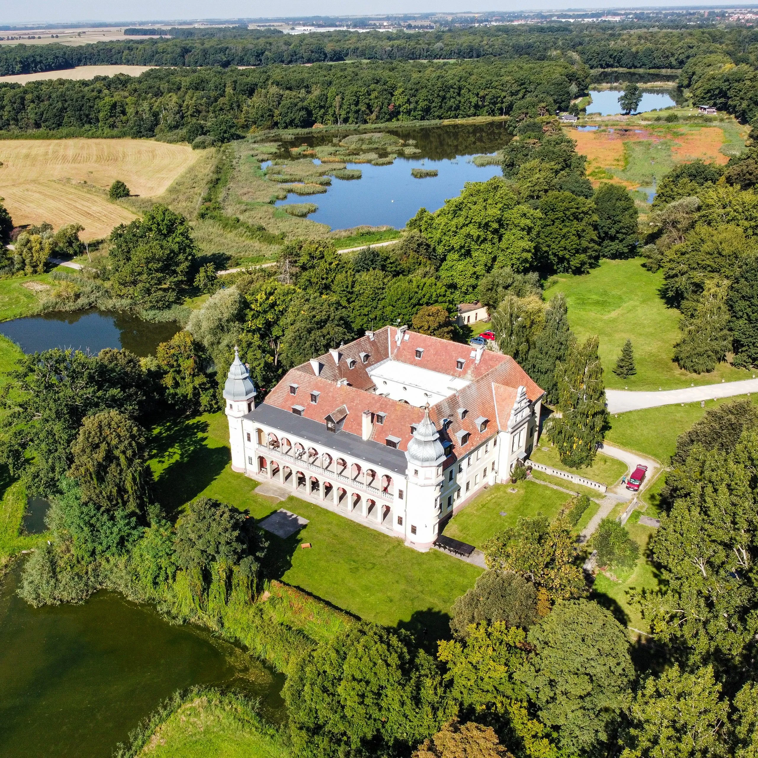 Foto scattata con un drone dal Palazzo di Krobielowice (Pałac Krobielowice)