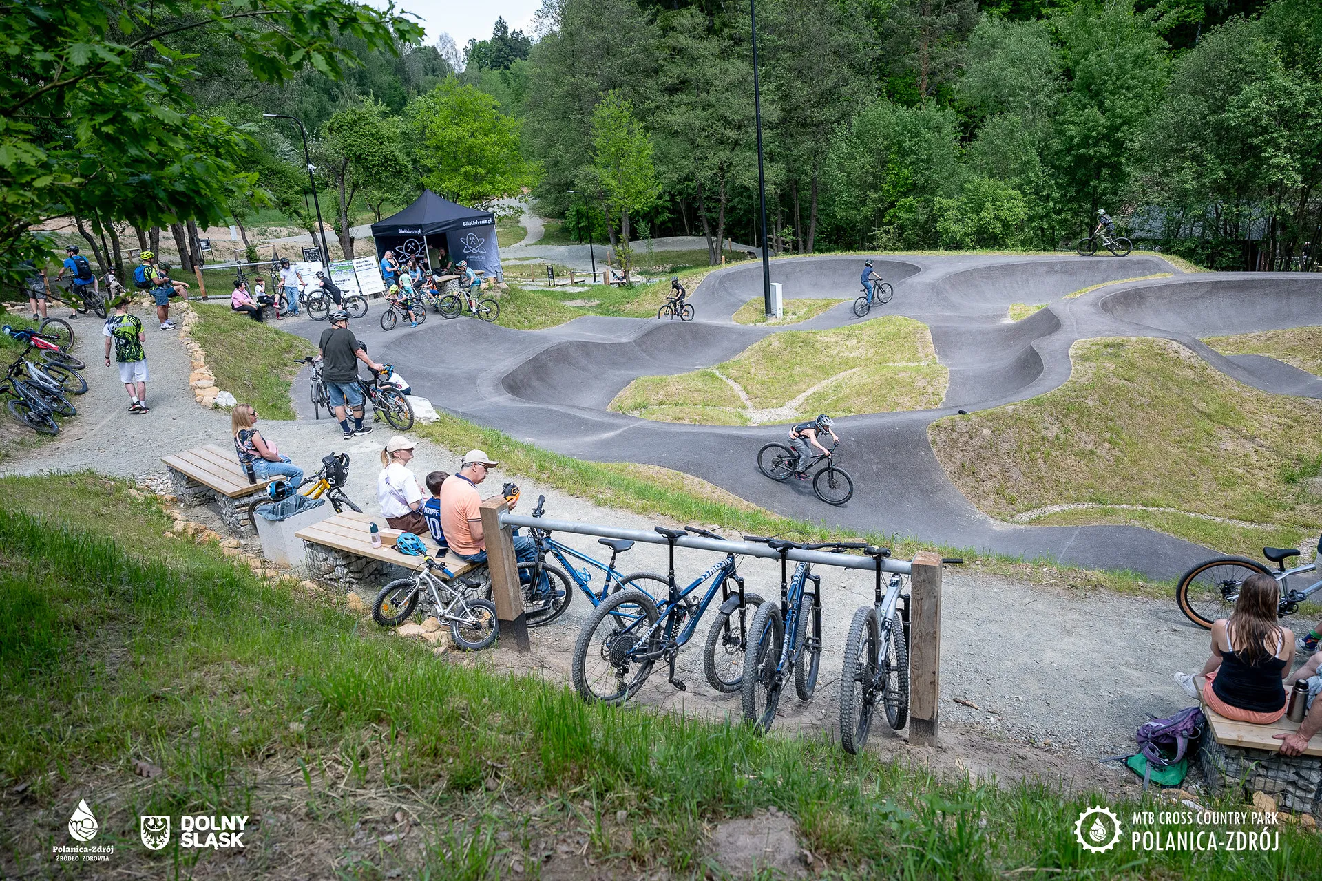 Widok ogólny pump tracku dla rowerów MTB